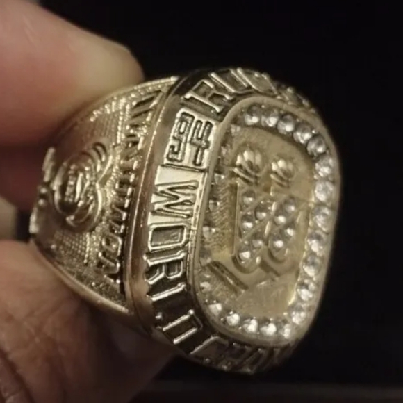 HAKEEM OLAJUWON SIZE 11 BACK TO BACK 1995 ROCKETS NBA CHAMPION RING,BOX & POSTER - Picture 5 of 17